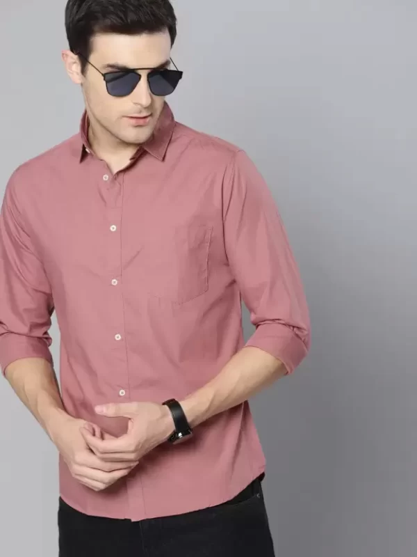 Dennis Lingo  Men Slim Fit Solid Slim Collar Casual Shirt